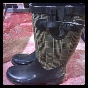 Black and White Checkered Rain Boots size 8